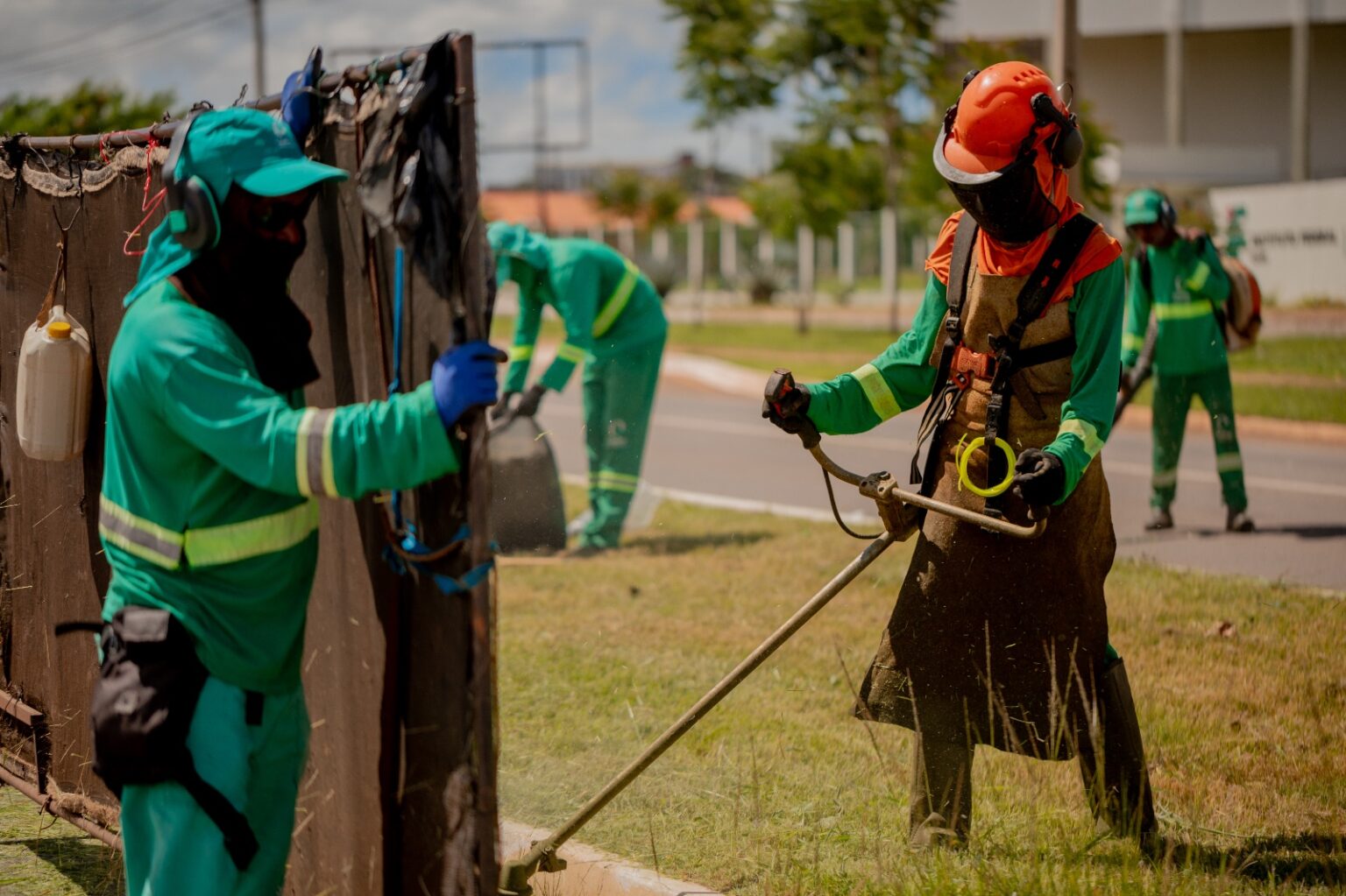 Operação Cidade Limpa já recolheu toneladas de entulhos das ruas de Anápolis.