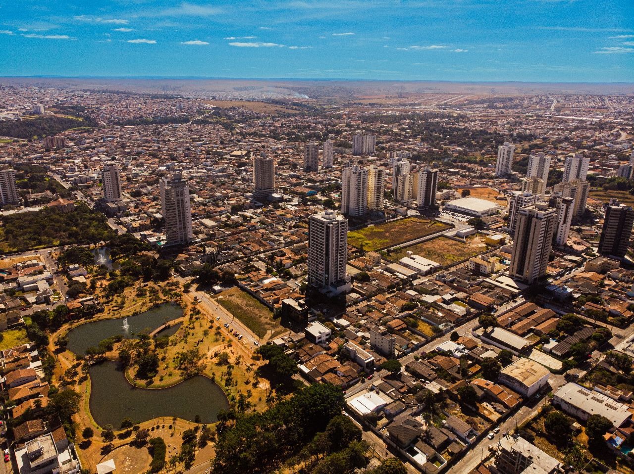 Novo alvará permite que empreendedores recebam autorização para construção em Anápolis em até 5 dias úteis após a solicitação.