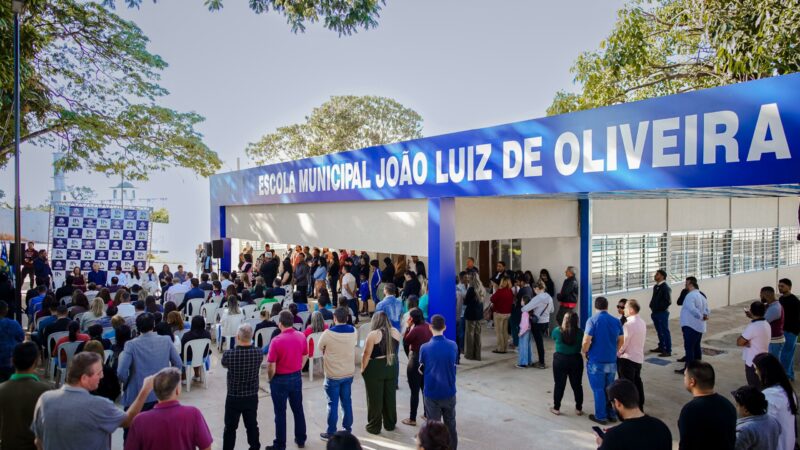 Prefeitura reinaugura Escola Municipal João Luiz de Oliveira com oito novas salas de aula.