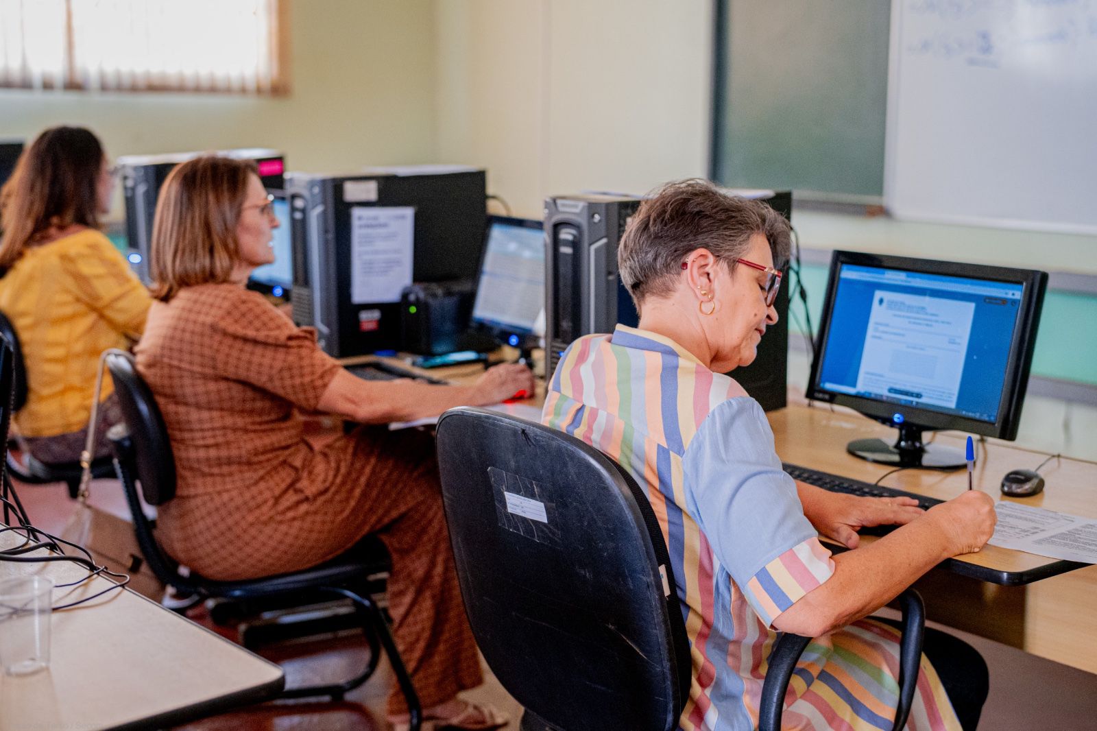 Vagas abertas para curso profissionalizante em Marketing Digital.