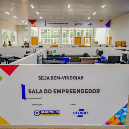 Sala do Empreendedor oferece auxílio gratuito para abertura de novas empresas em Anápolis.