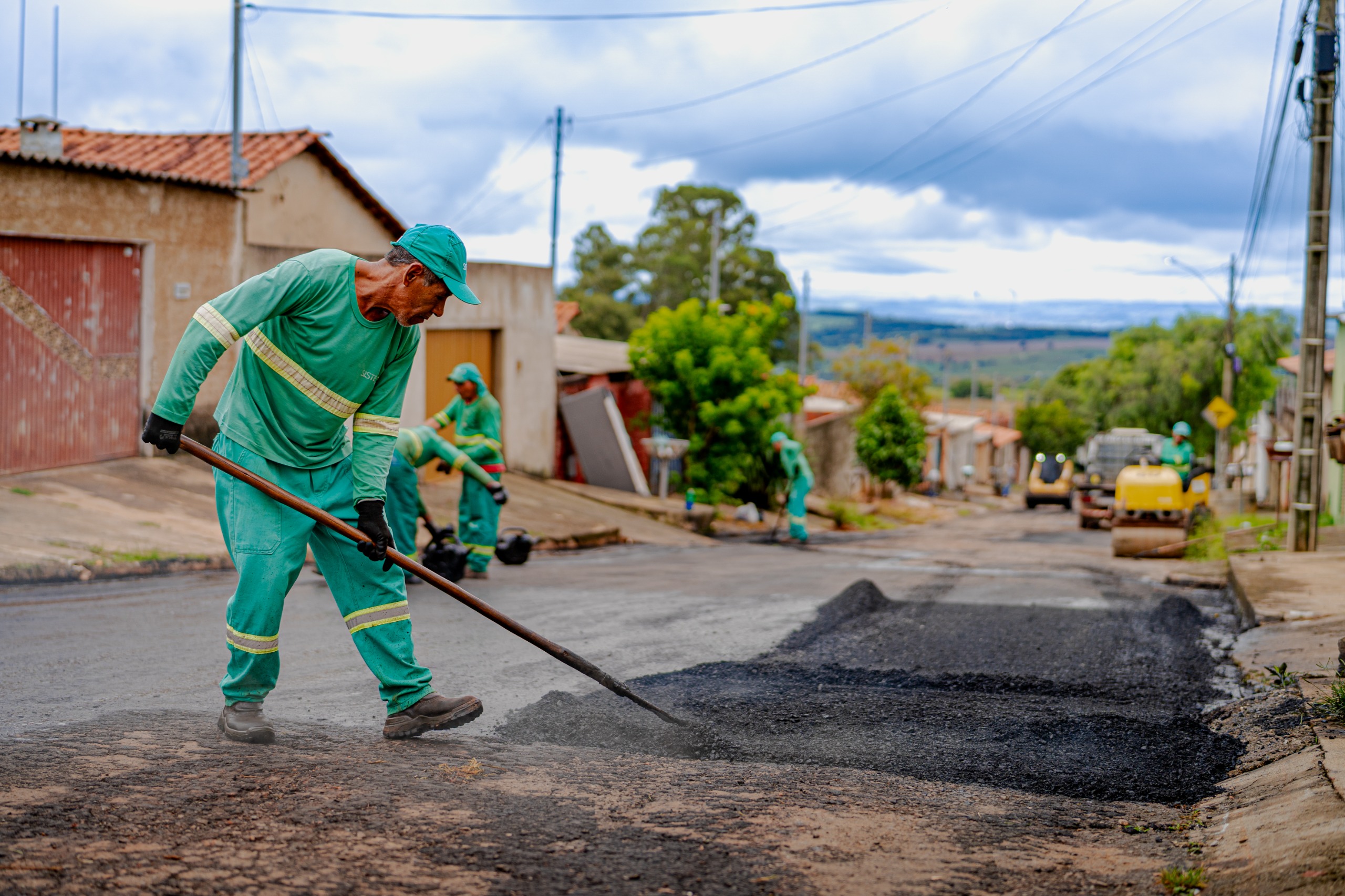 Prefeitura segue com manutenção urbana e melhorias em bairros de Anápolis nesta quinta (05)