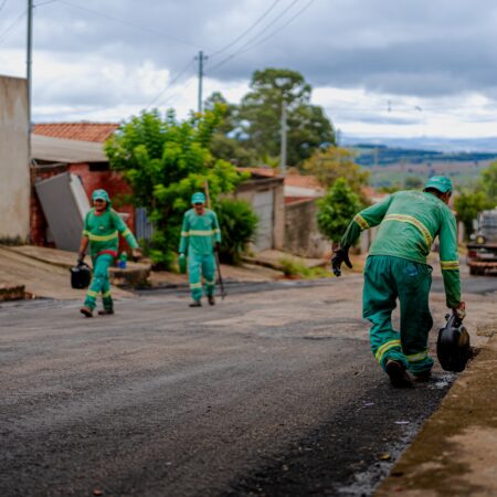 Prefeitura realiza serviços urbanos em 28 pontos da cidade nesta sexta-feira (13)