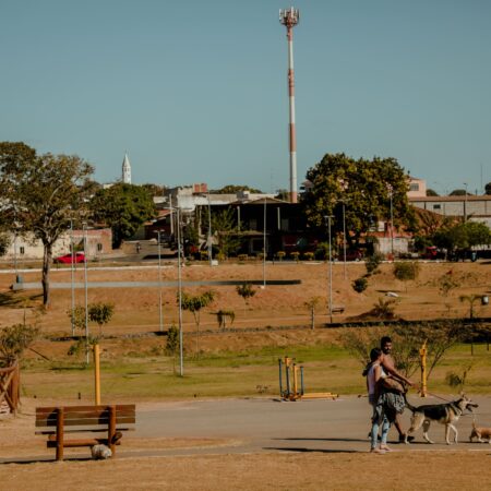 Prefeitura realiza estudo técnico para regularizar ambulantes do Parque da Jaiara e Região Central.