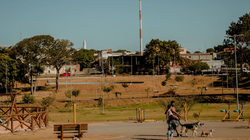 Prefeitura realiza estudo técnico para regularizar ambulantes do Parque da Jaiara e Região Central.
