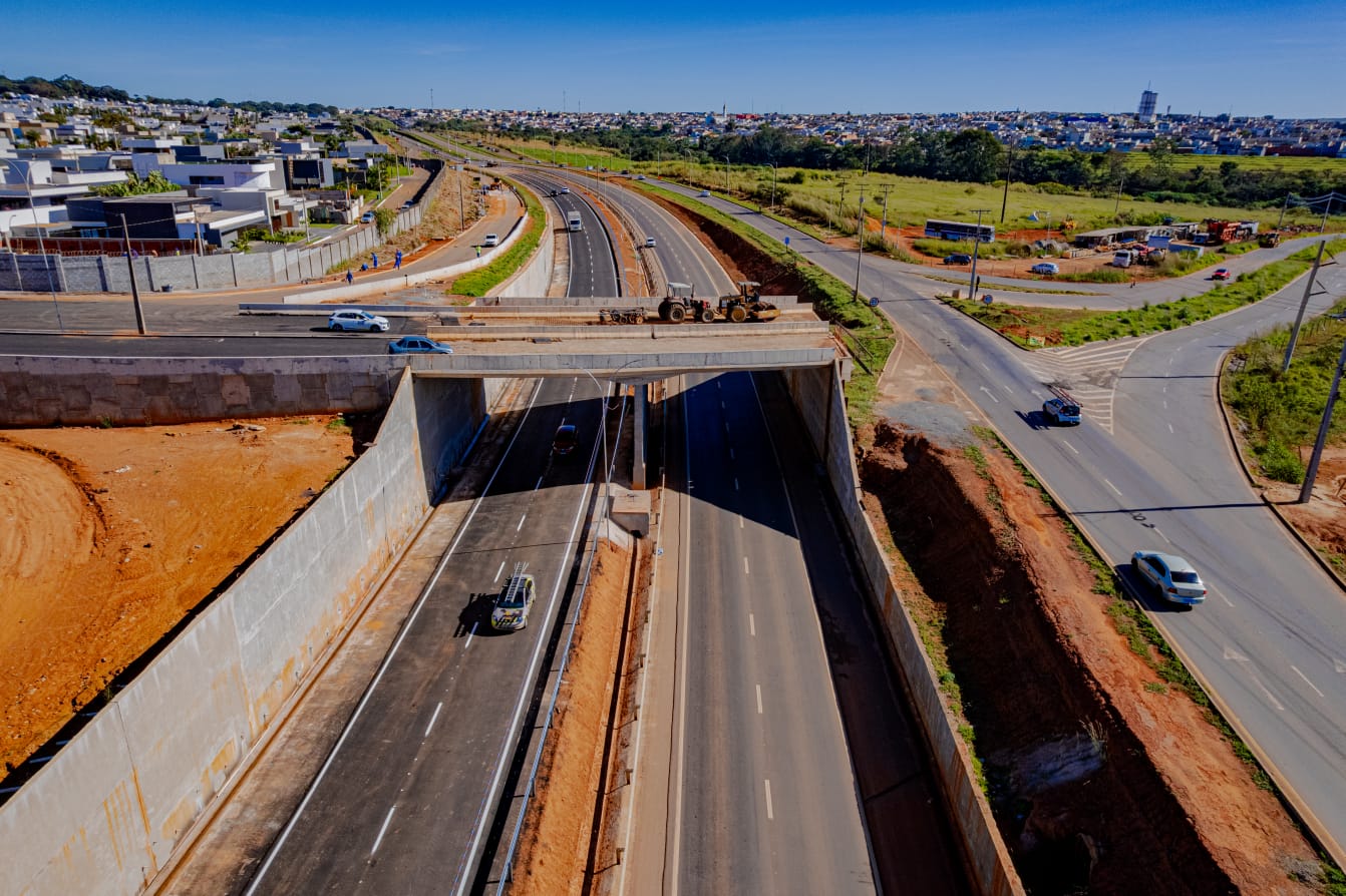 Trânsito Norte–Sul na trincheira da BR-153 é liberado de forma definitiva