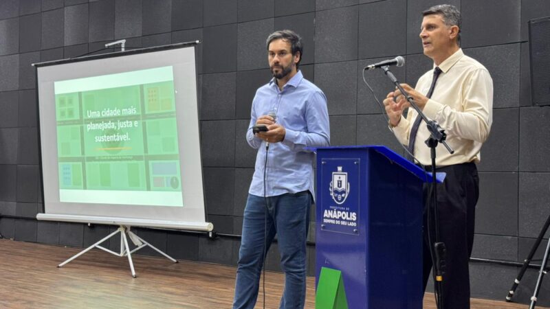 Prefeitura de Anápolis apresenta proposta de mudanças na Análise de Novos Parcelamentos durante audiência pública.