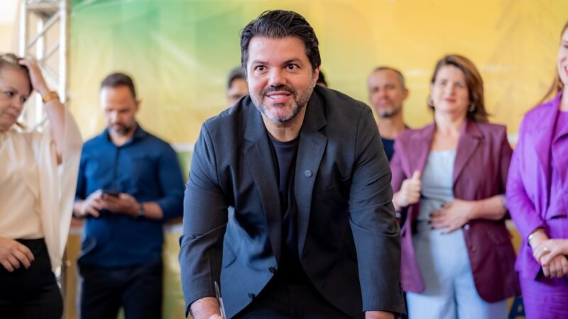 Márcio Corrêa assina ordem de serviço para implantação do Centro Municipal de Diagnóstico; inédito em Goiás.