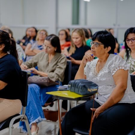 Rede municipal inicia segundo semestre com formação para profissionais da educação em Anápolis.