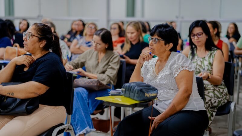 Rede municipal inicia segundo semestre com formação para profissionais da educação em Anápolis.