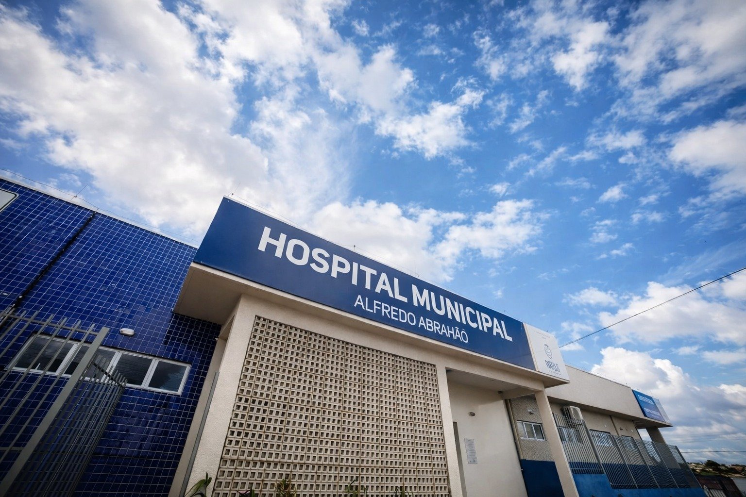 Crianças em Anápolis deixam de enfrentar viagens para tratamento ortopédico; hospital resolve 99,69% dos casos.