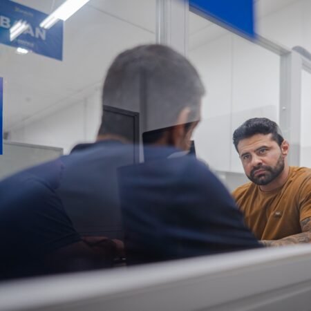 Sine inicia semana com 781 vagas de emprego em diversas áreas, incluindo oportunidades para PCD